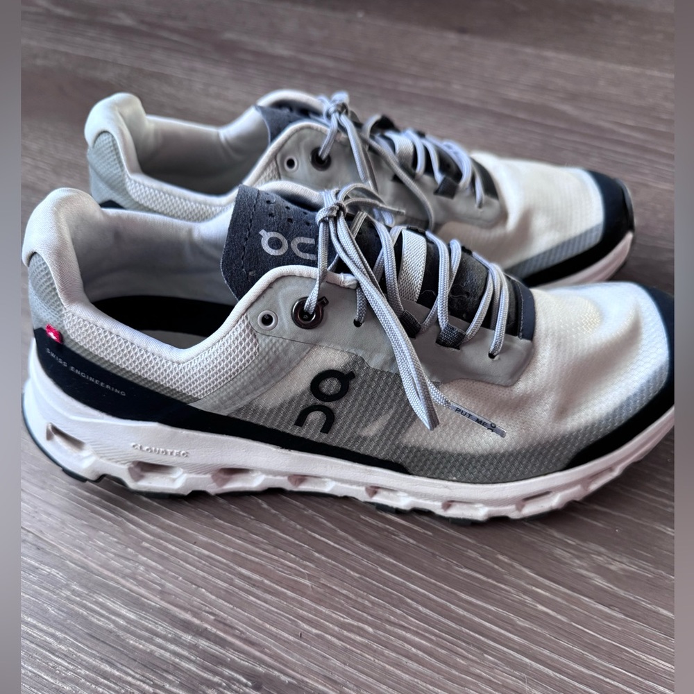 On Running Cloudvista women’s and White Athletic Shoes